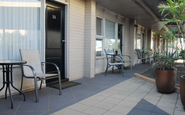 Mayfair Motel