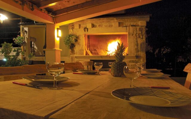 Beautiful Home in Brodarica With Wifi and 4 Bedrooms