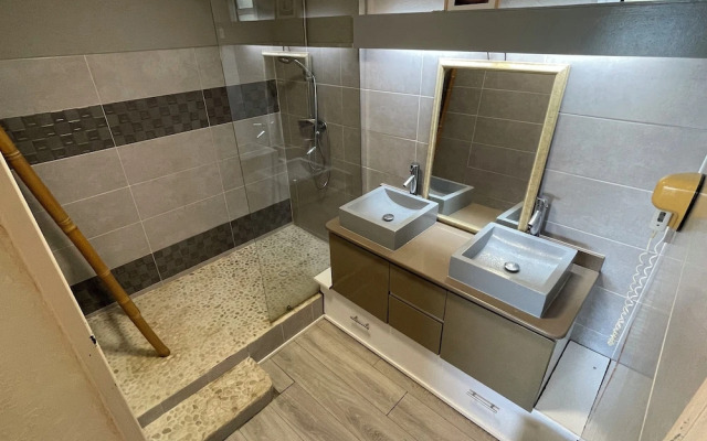 Anse des Rochers Beach & Pool Resort