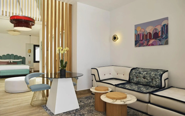 Cresanto Luxury Suites - Adults Only