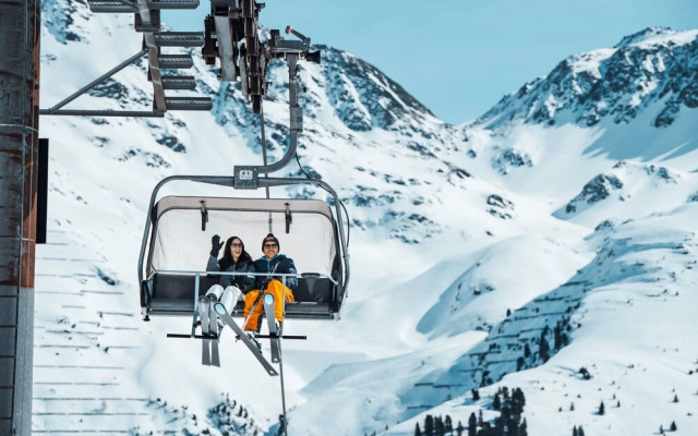 Arpuria l hidden luxury mountain home | Adults friendly