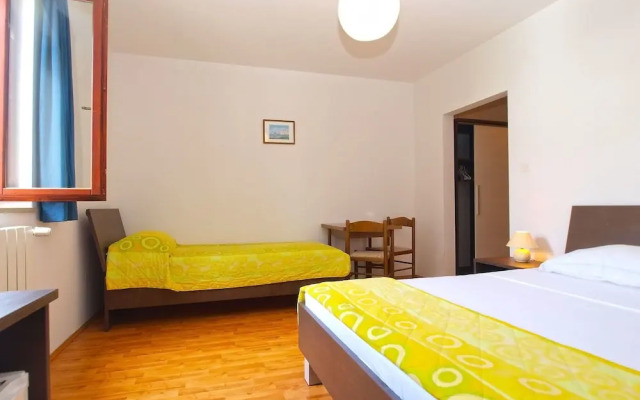 Rooms Ivica 1452