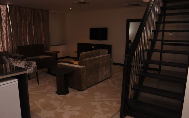 Golden Tulip Oniru Suites