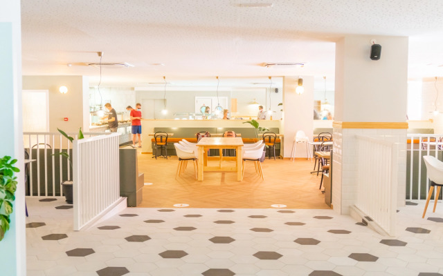 Coral Compostela Beach Hotel