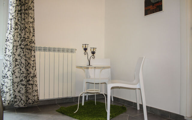 Salotto Piramide B&B Hotel