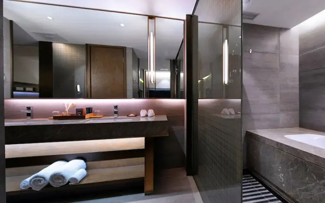 KuanRong Luxury Suites Hotel - Daping Times Square