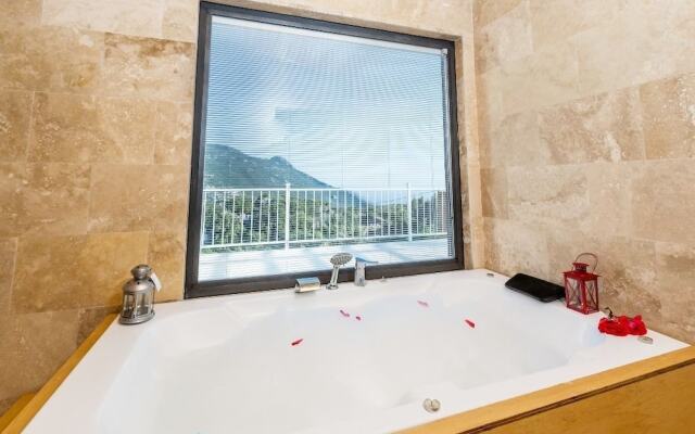 Villa Tepes by Akdenizvillam