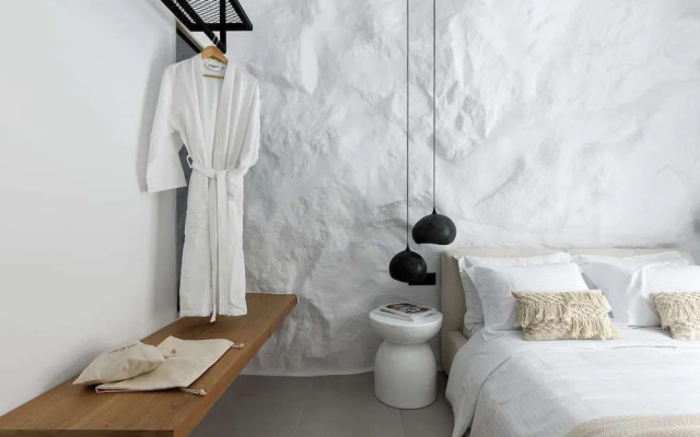 White Art Suites