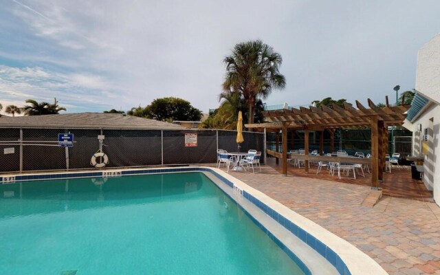 Sun Plaza West - 214