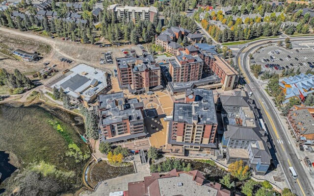 Your Next Vacay at Peak 9 Ski-in/ski-out