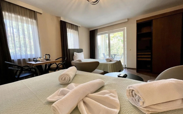 Farrys Boutique Hotel & Beach Club