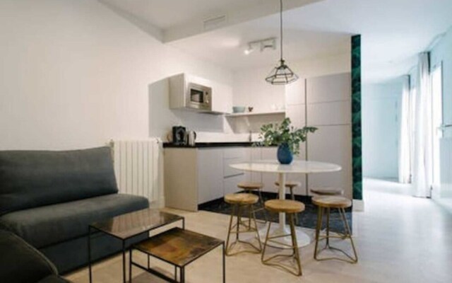 Sevilla Alquila Suites Plaza del Salvador con piscina climatizada