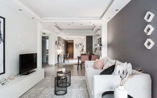 UPSTREET Modernized & Spacious 2BD Apartment in Chalandri