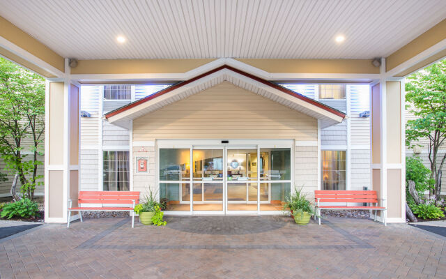 Holiday Inn Express Hotel & Suites Brattleboro by IHG