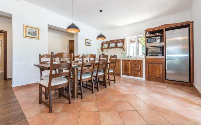 Awesome Home in Dubrava With Wifi and 4 Bedrooms