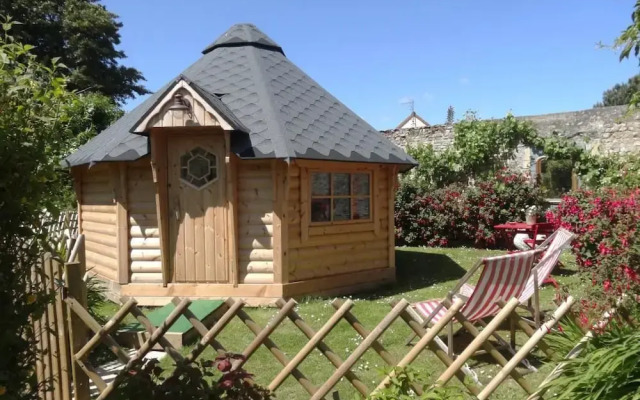 D-Day Kota Hebergement Insolite et chambres d'Hotes "La Naomath"