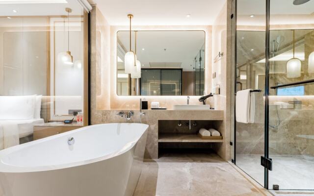 Holiday Inn Lucknow Airport by IHG