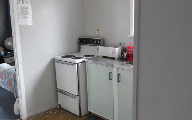 Camberley Court Motel
