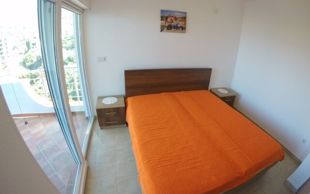 Belvedere Apartments with Seaview