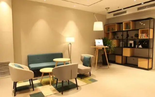Ease Hotel (Harbin Jiangbei University Town Store)