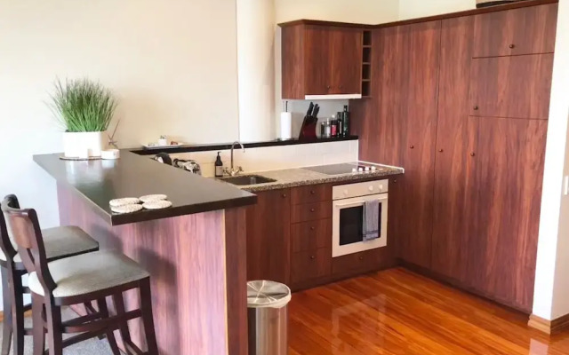 1BR Princes Wharf Seaview Apartment