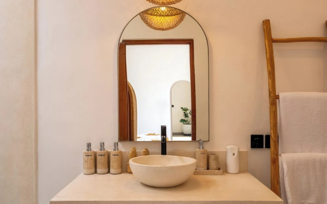 Enaya Villa by Betterplace