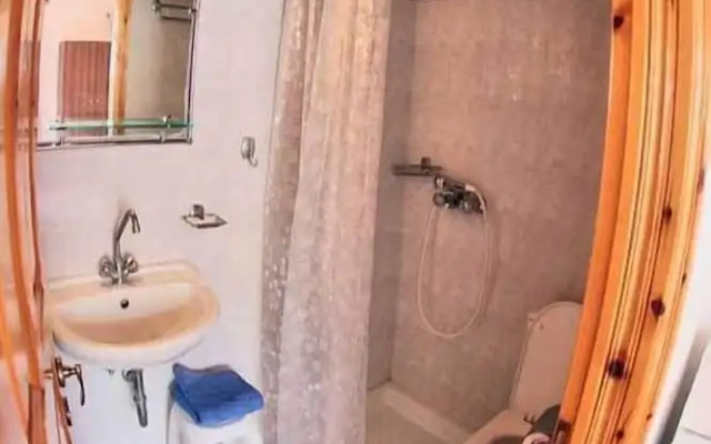 Glaros Guesthouse