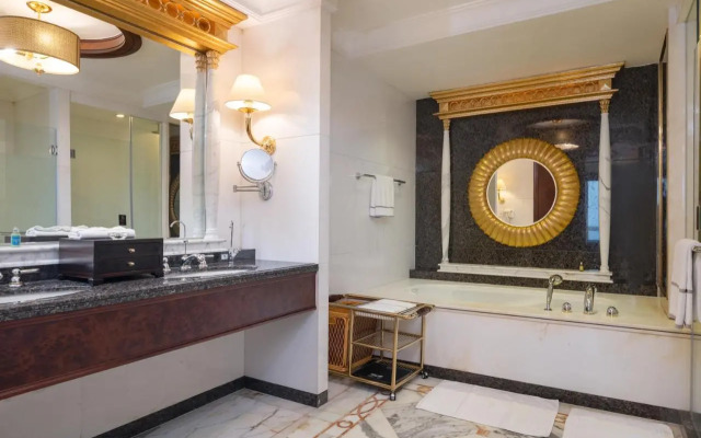 Regal Palace Hotel 5 Star