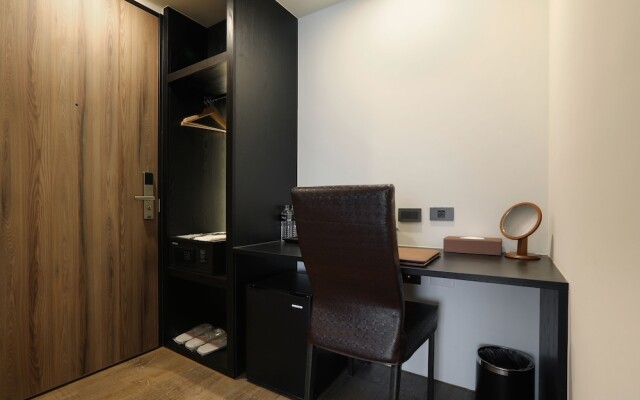 KUN Tour Hotel Feng Chai