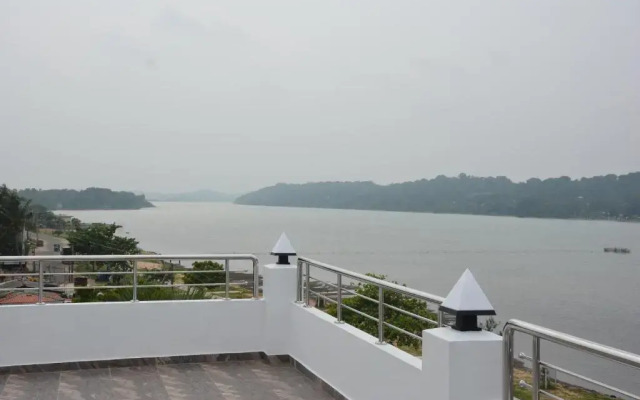 Trinco Lagoon