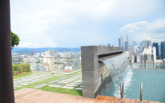 KL Skyline Hostel & Rooftop Infinity Sky Pool