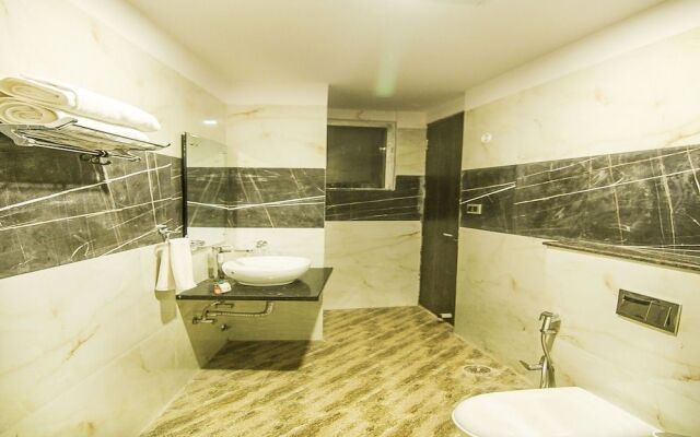 OYO 6844 Hotel Sam Inn