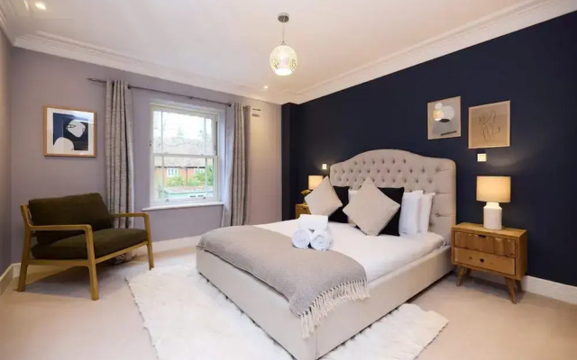 The Ascot Escape - Stylish 4bdr With Courtyard