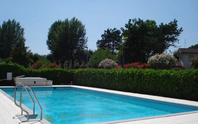 Peaceful House With Pool and Terrace