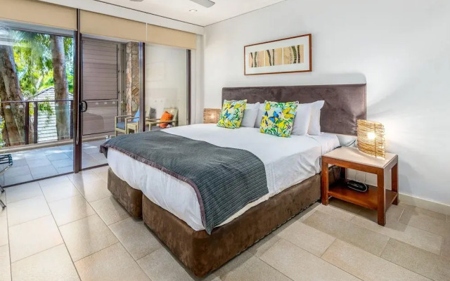 Luxury Apartment at Sea Temple Palm Cove 2 Bed 2 Bath