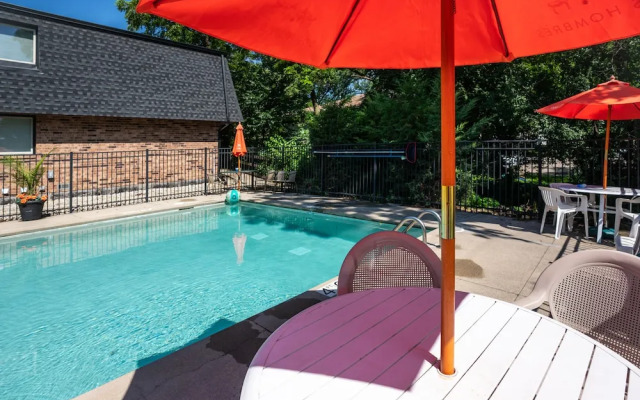 The Overbrook 2BR Pet-friendly Condo Lake Geneva