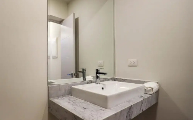 w Grandiose 1BR w Great Balcony in San Isidro