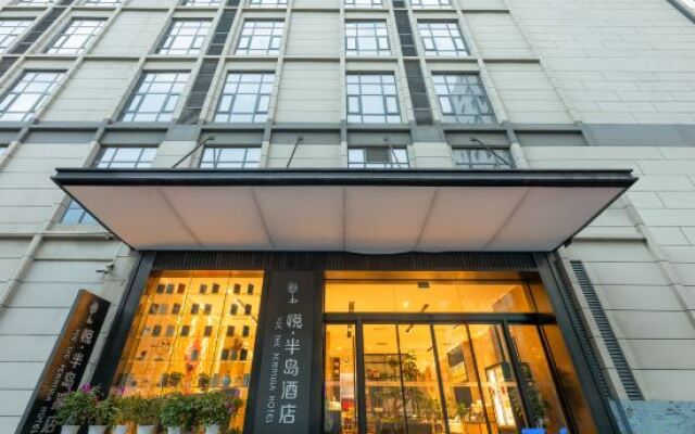 Yue the Peninsula Hotel