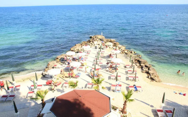 Villaggio Turistico Baia Del Monaco