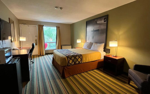 Jolly Roger Inn & Resort