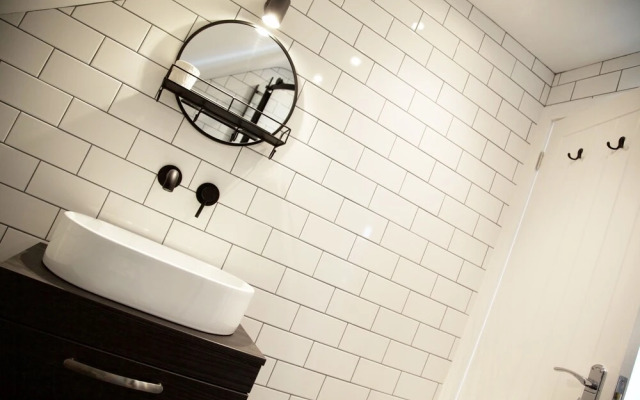Barber Shop Flat