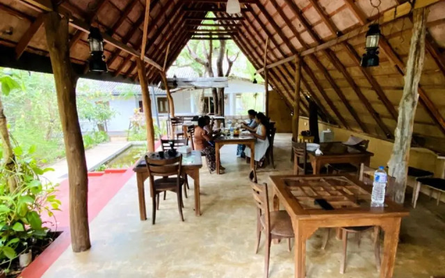 Weaver Bird Villa