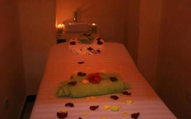 Triple-e Hotel and Spa