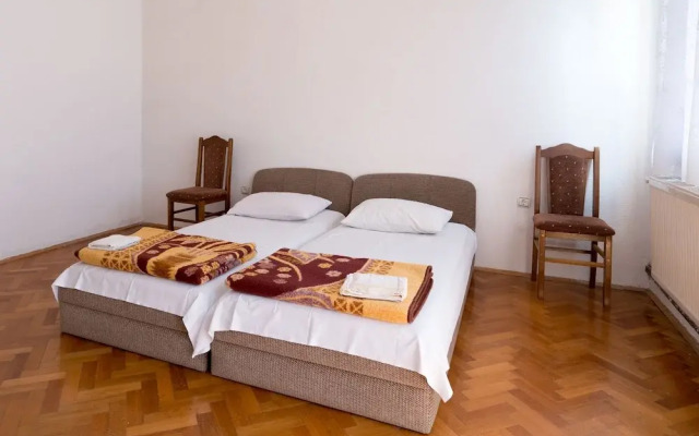 Holiday Home Pozitiva