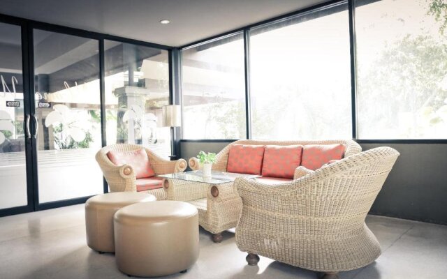Karabuning Resort and Residence