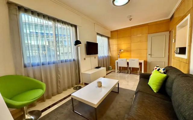Engracia Square 1-bedroom Apartment in Chamber