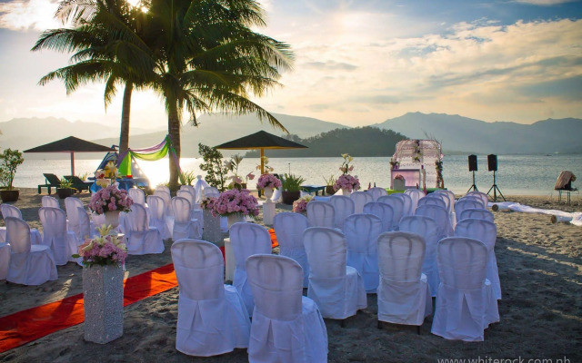 White Rock Waterpark and Beach Hotel