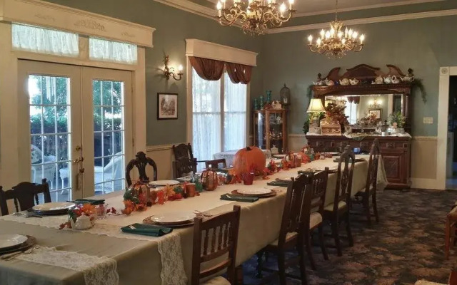 Swann Hotel Bed & Breakfast