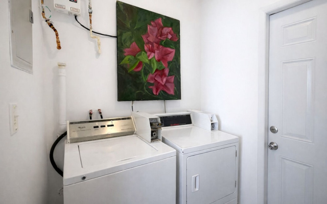Art King Suite With Priv Bath