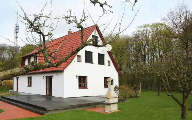 Spacious Holiday Home in Heiligendamm near Forest